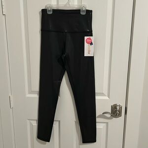 Marika Black Metalic 27” Leggings M